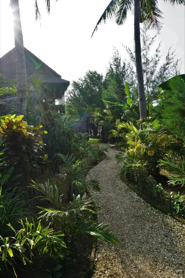Basa-Basi Lodge Karimunjawa Εξωτερικό φωτογραφία