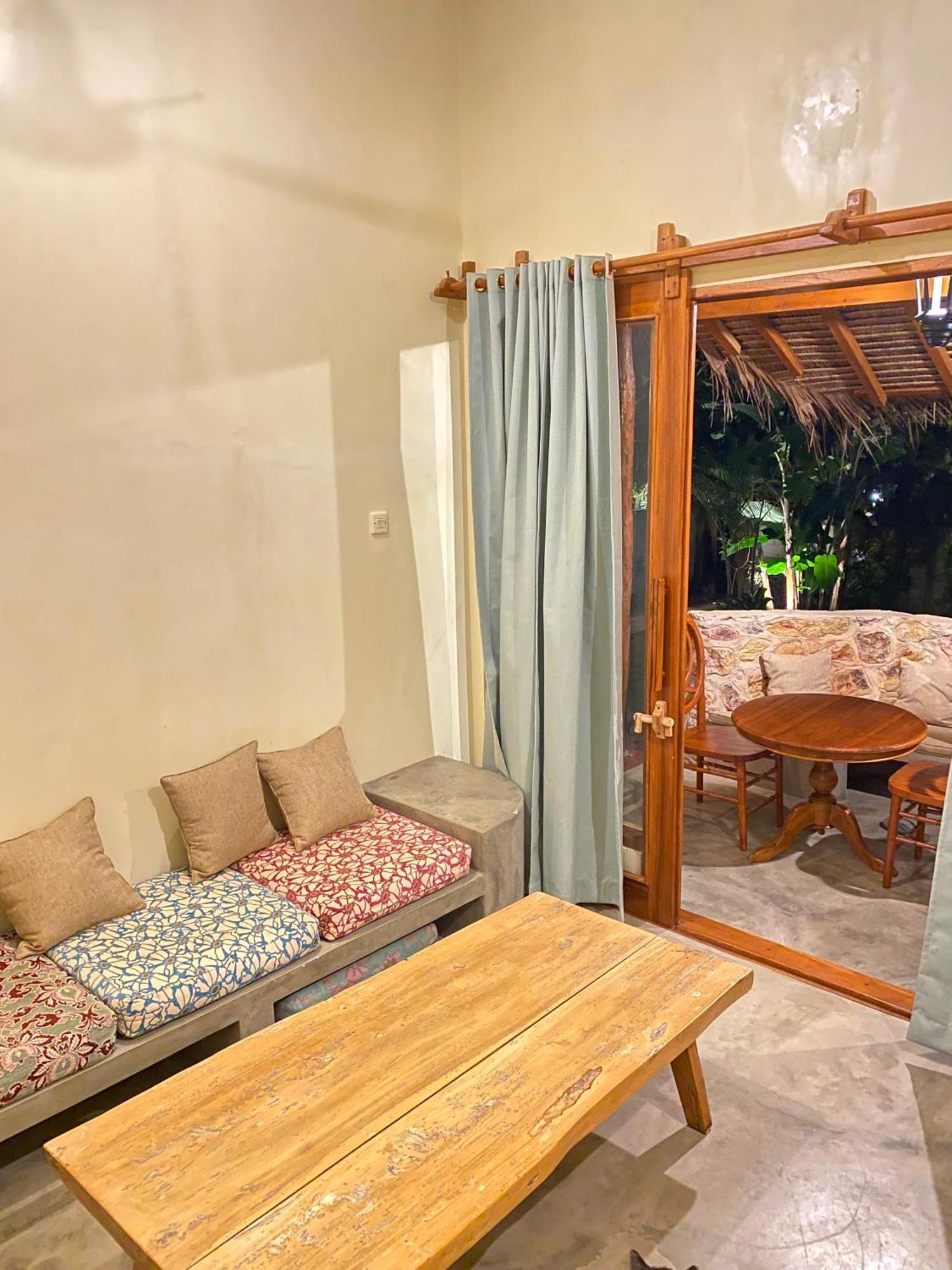 Basa-Basi Lodge Karimunjawa Εξωτερικό φωτογραφία