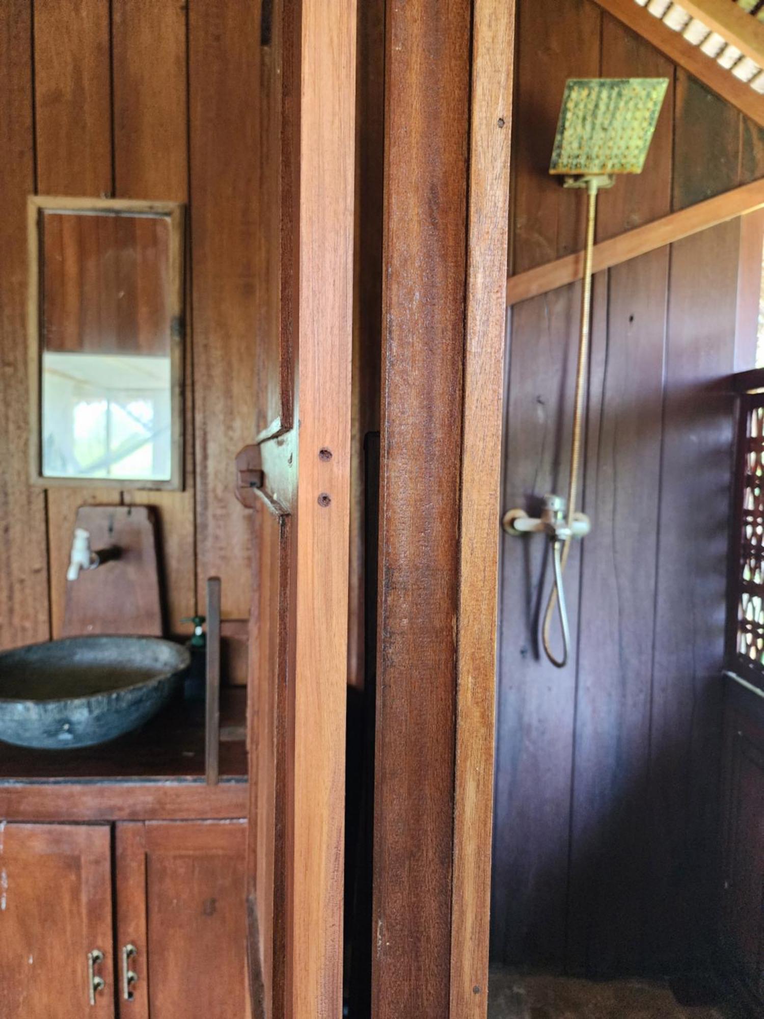 Basa-Basi Lodge Karimunjawa Εξωτερικό φωτογραφία