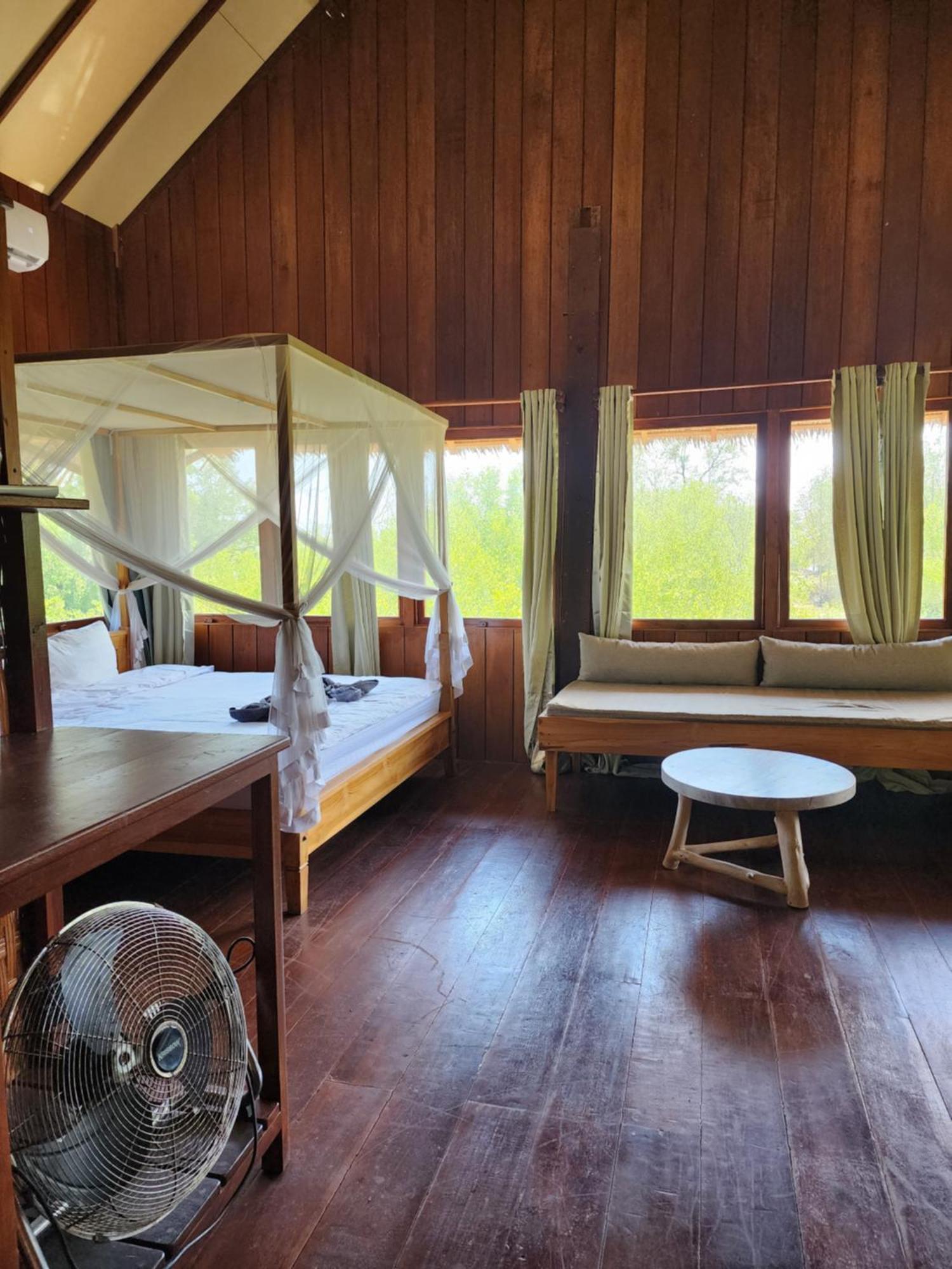 Basa-Basi Lodge Karimunjawa Εξωτερικό φωτογραφία